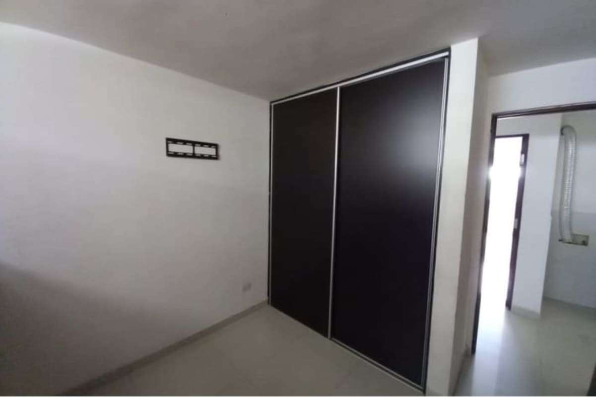 Laundry utility room with sink, water heater and cabinetry PH Altamira Gardens Panama