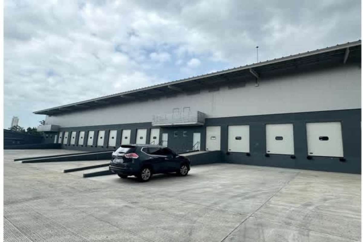 Exterior view of industrial park with parking and loading ramps at Llano Bonito Juan Diaz Panama City