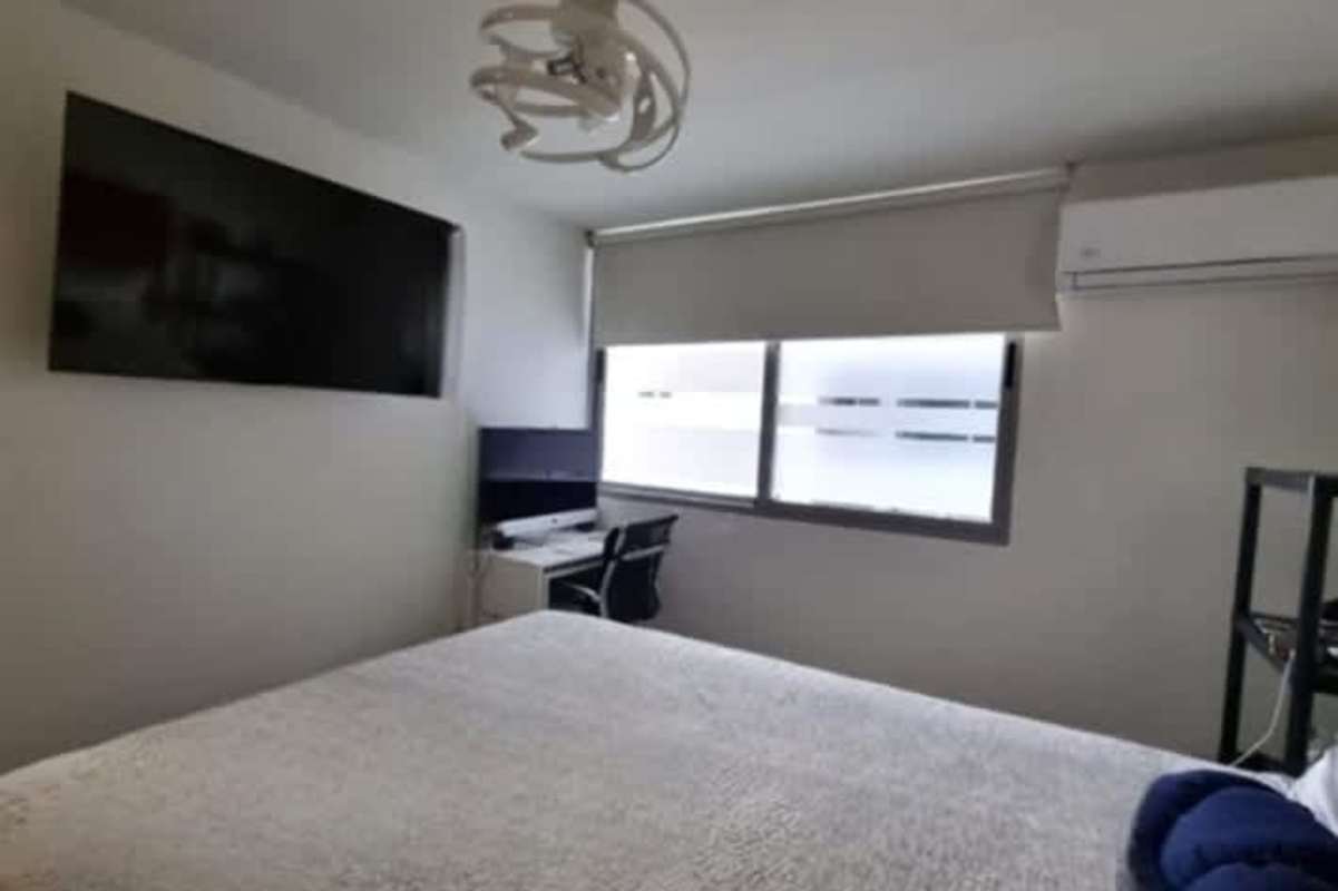 Bedroom with inverter AC, closet, natural light PH Torres de Castilla Panama