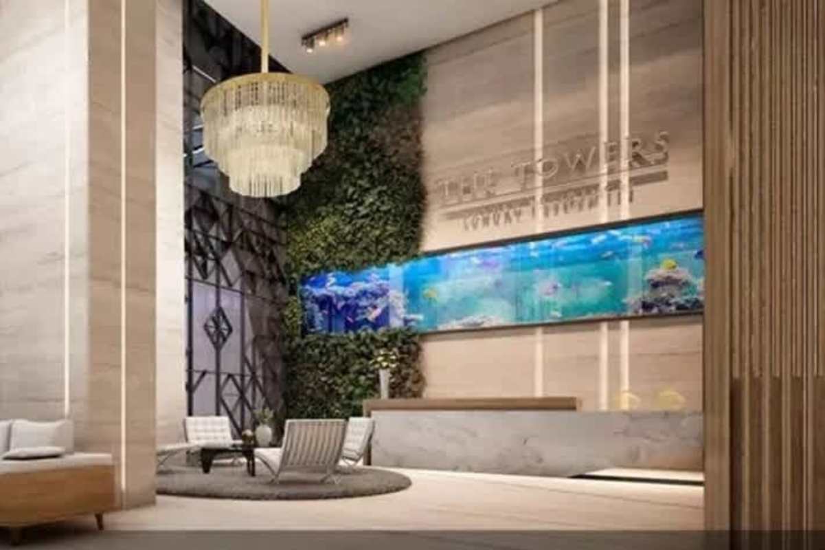 Infinity rooftop swimming pool overlooking Panama City skyline PH The Towers