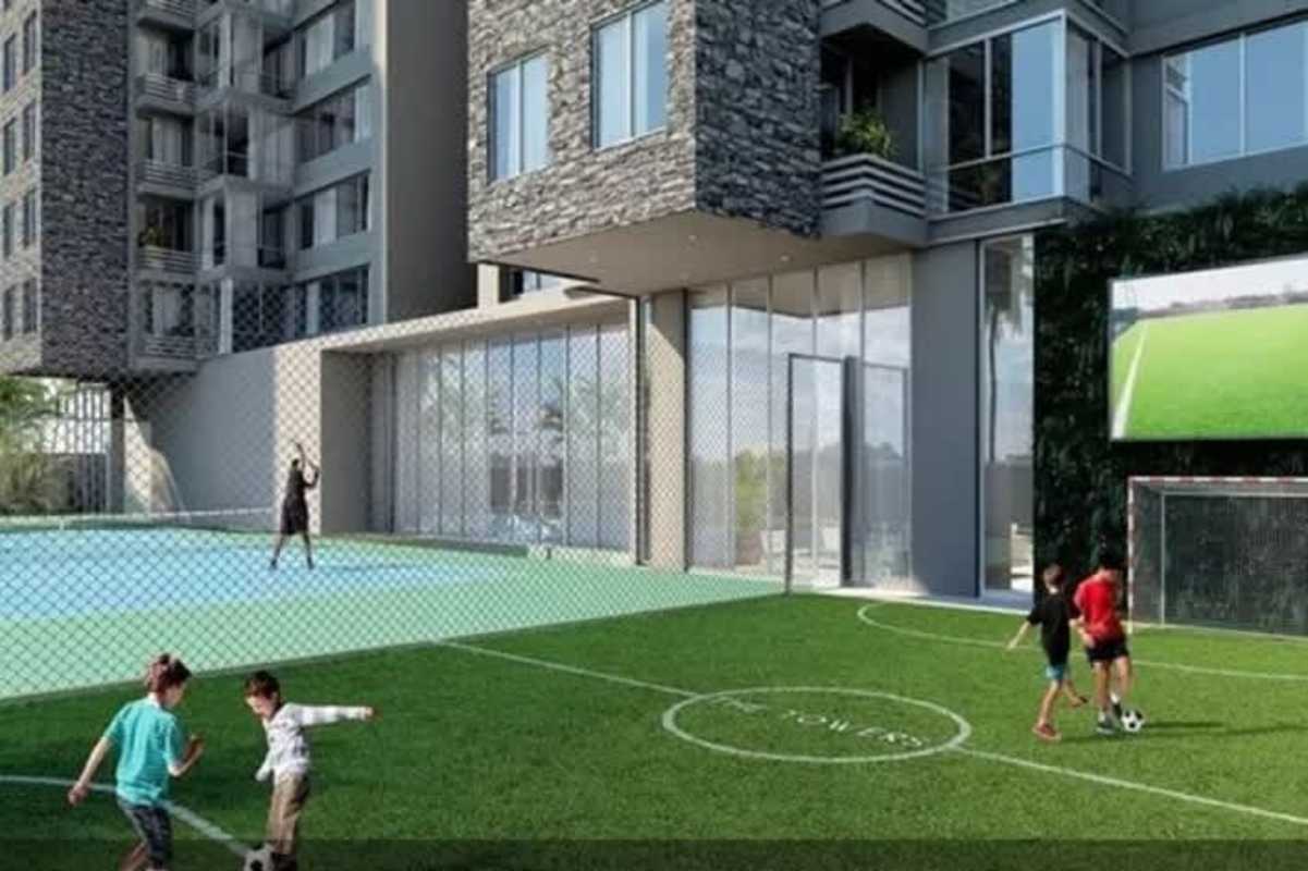 Children’s play area and outdoor soccer field luxury condo PH The Towers Panama