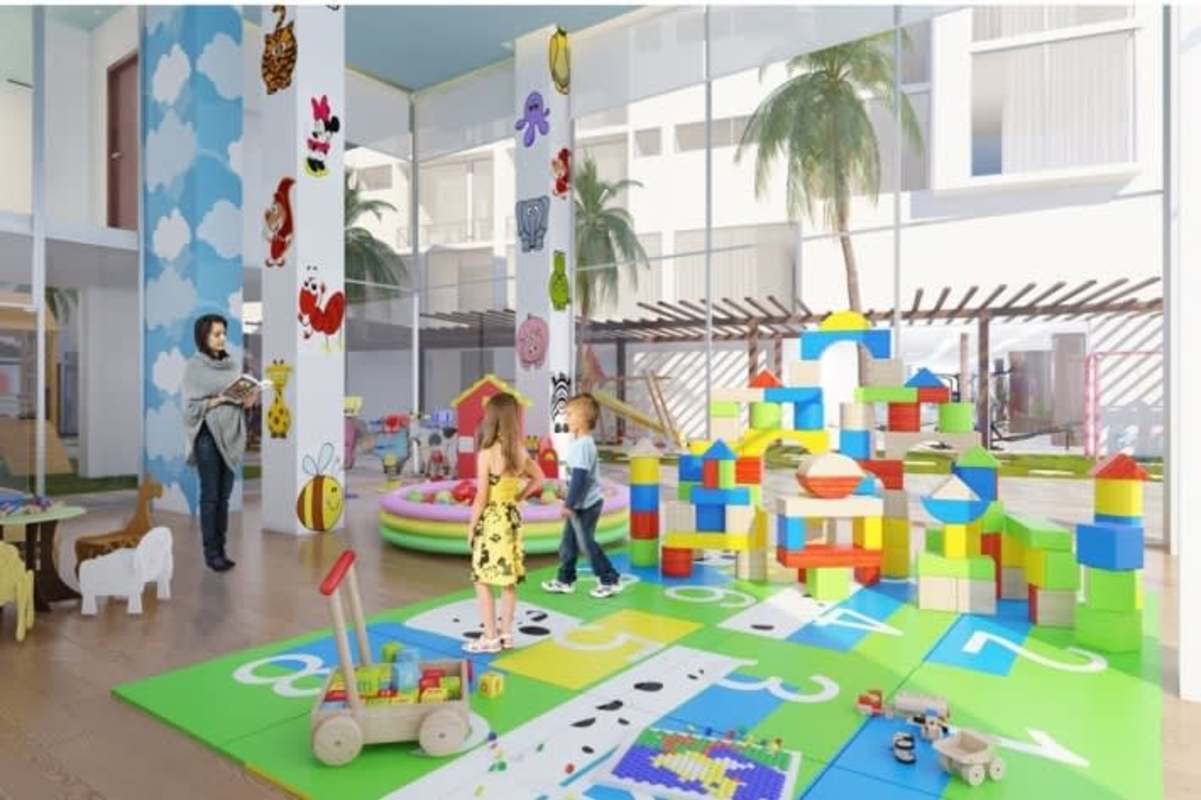 Bright indoor kids playroom with toys cartoon columns PH BICSA Panama