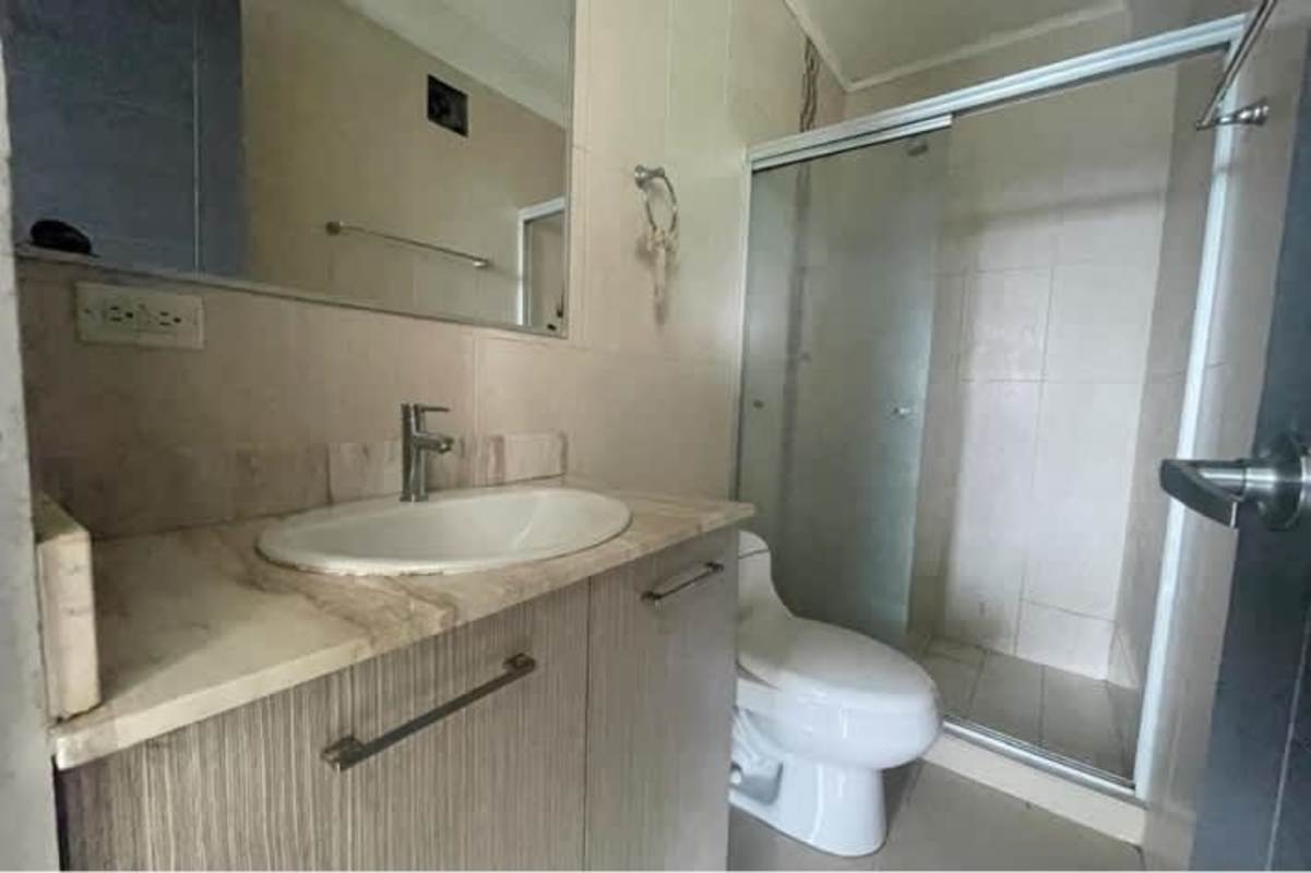 Swimming pool zone with sun deck Condado Gardens Panama City