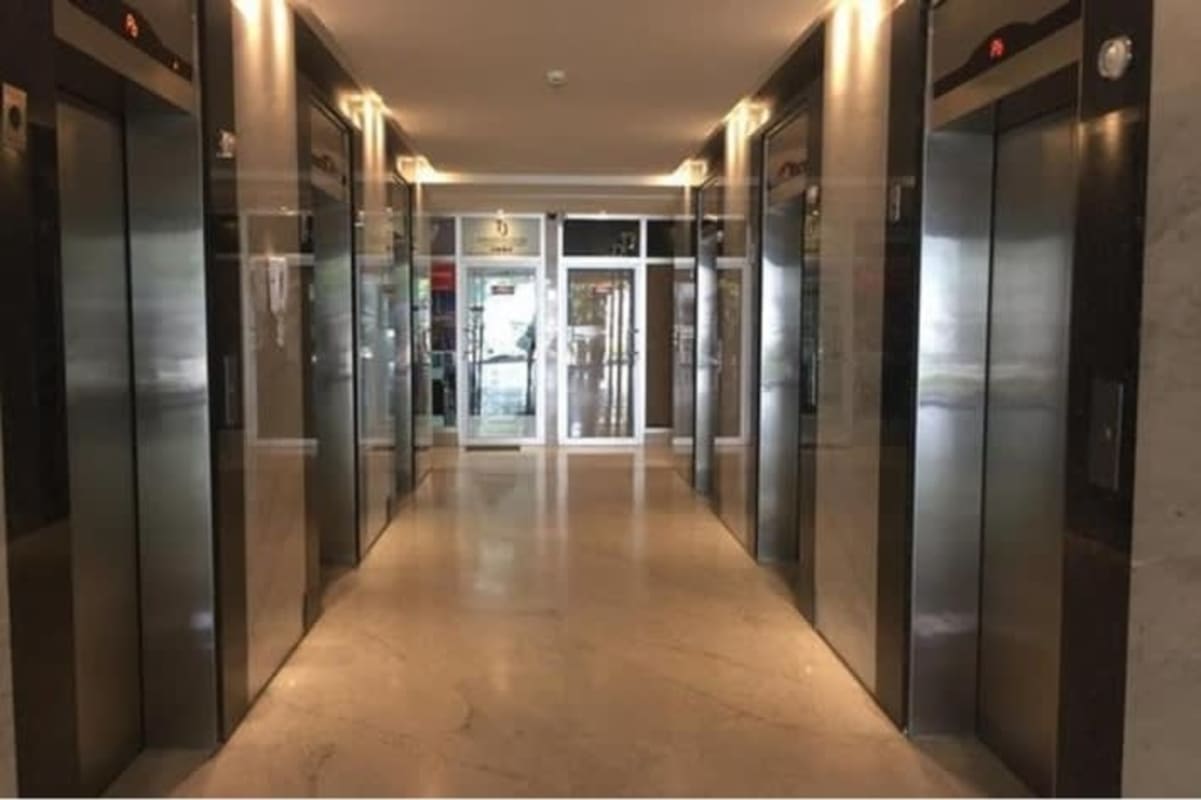 Glass partitioned meeting room with panoramic view in PH Torre Aseguradora Ancón Costa del Este Panama