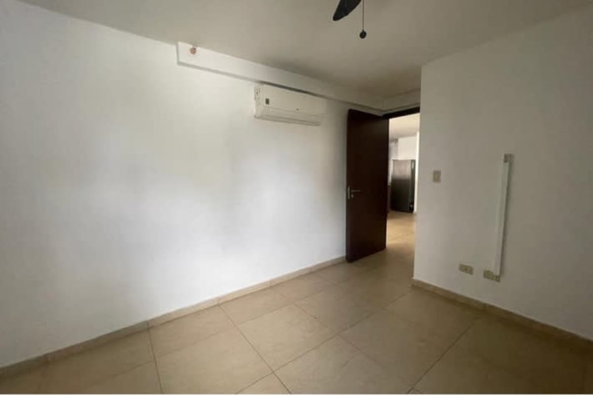 Second bedroom with built-in closet and ceiling fan Condado del Rey Panama
