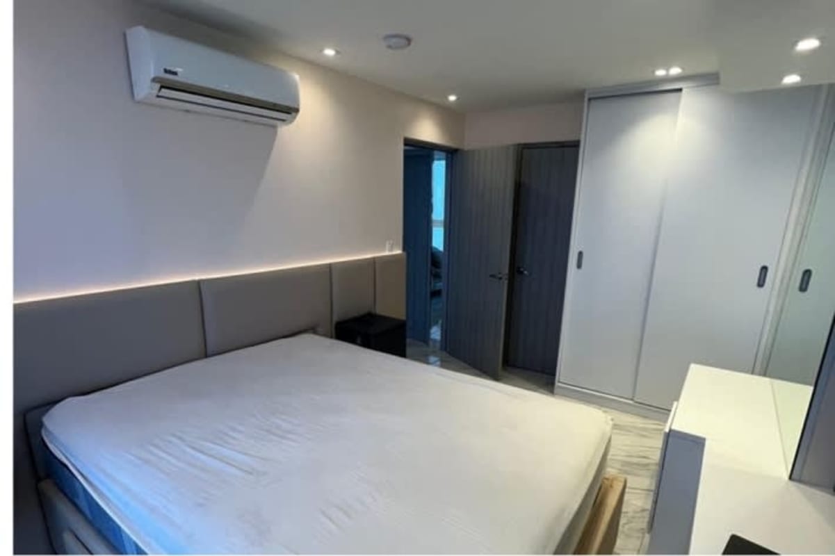 Entrance hall with modern minimalist décor PH BICSA Tower Panama