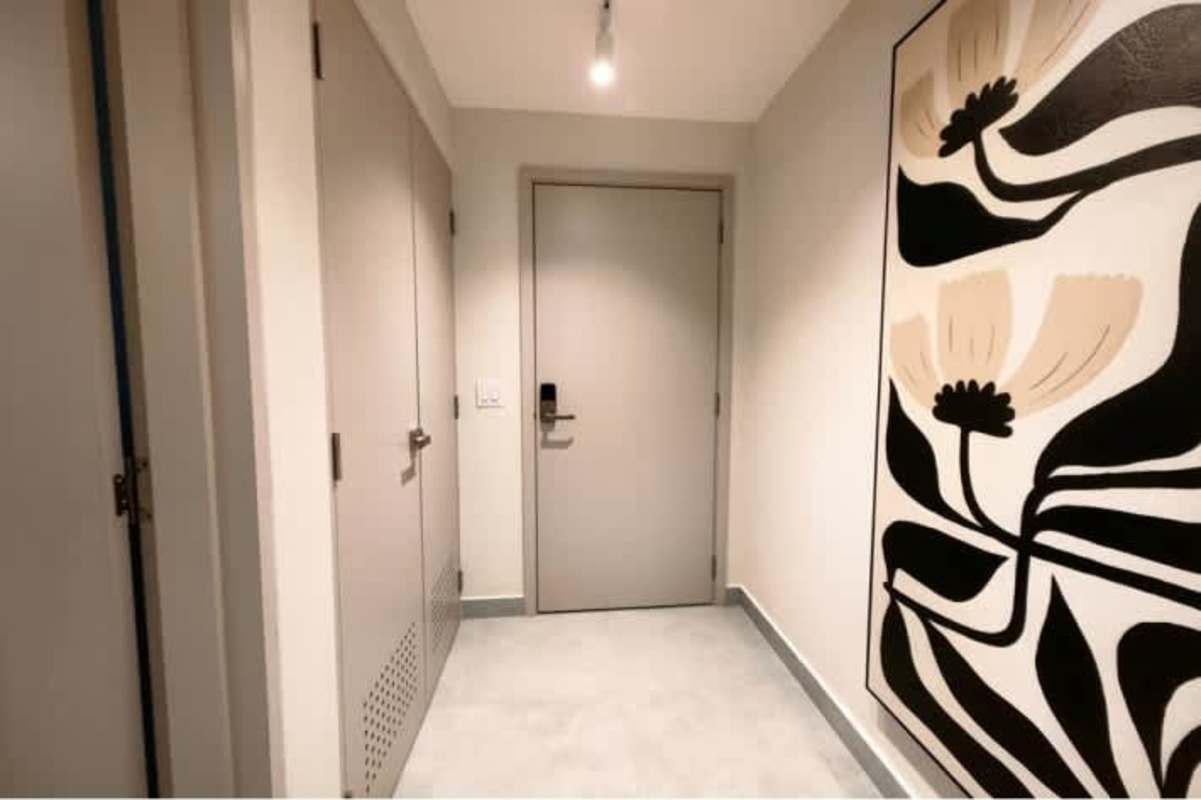 Contemporary bathroom with glass shower enclosure and modern fixtures in PH The Park Panama