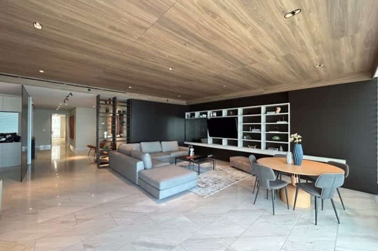 Elegant dining space with large windows ocean views PH Punta Paitilla Panama