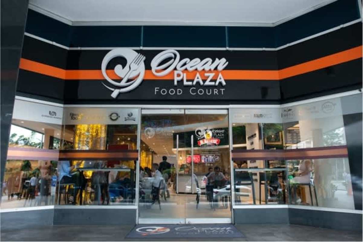 Glass entry to commercial food court Ocean Plaza PH Torre Banesco Marbella Panama City