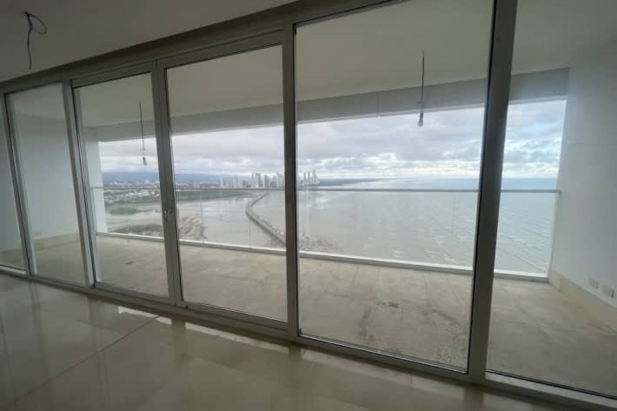 Luxury Oceanfront 3BR Apartment PH Coco del Mar Panama