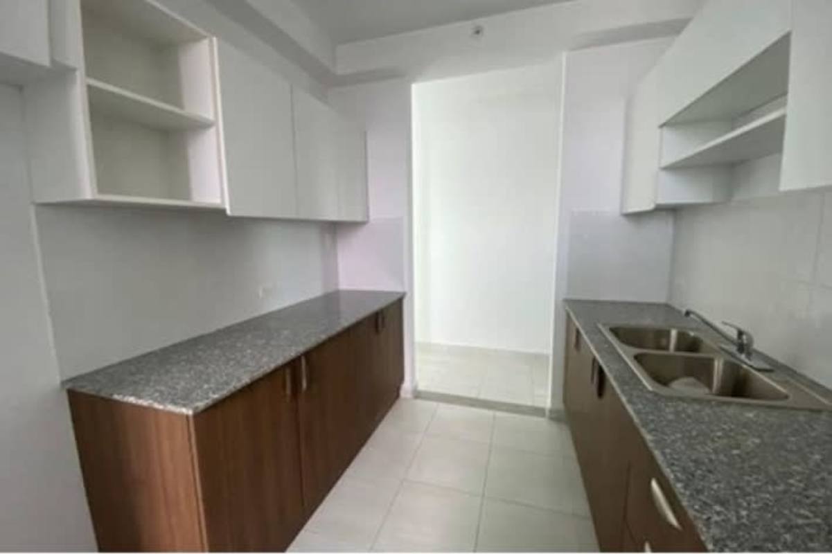 Multipurpose community room with large windows and city view access in PH El Cangrejo Panama