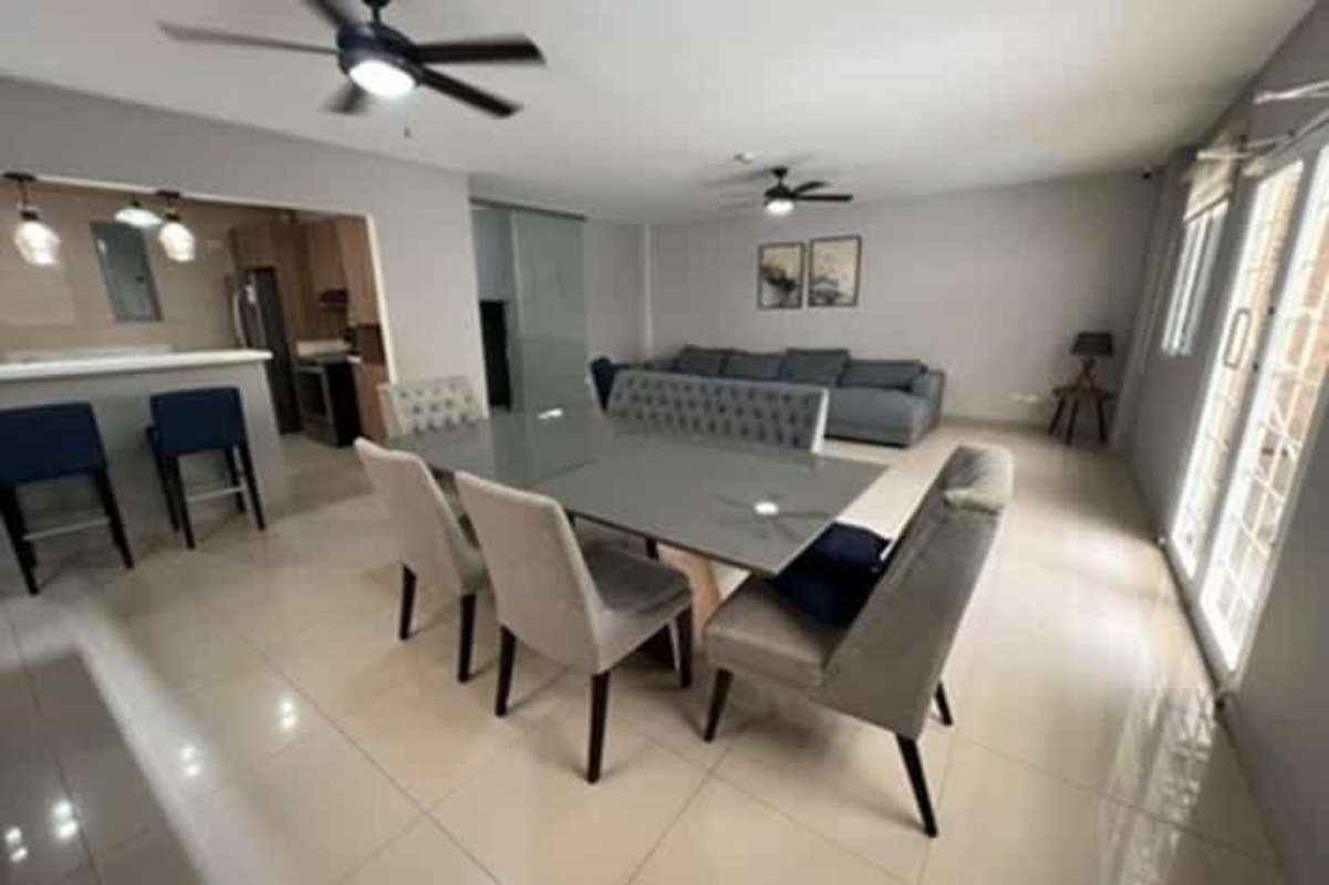Backyard patio with barbecue area in El Doral Panama house