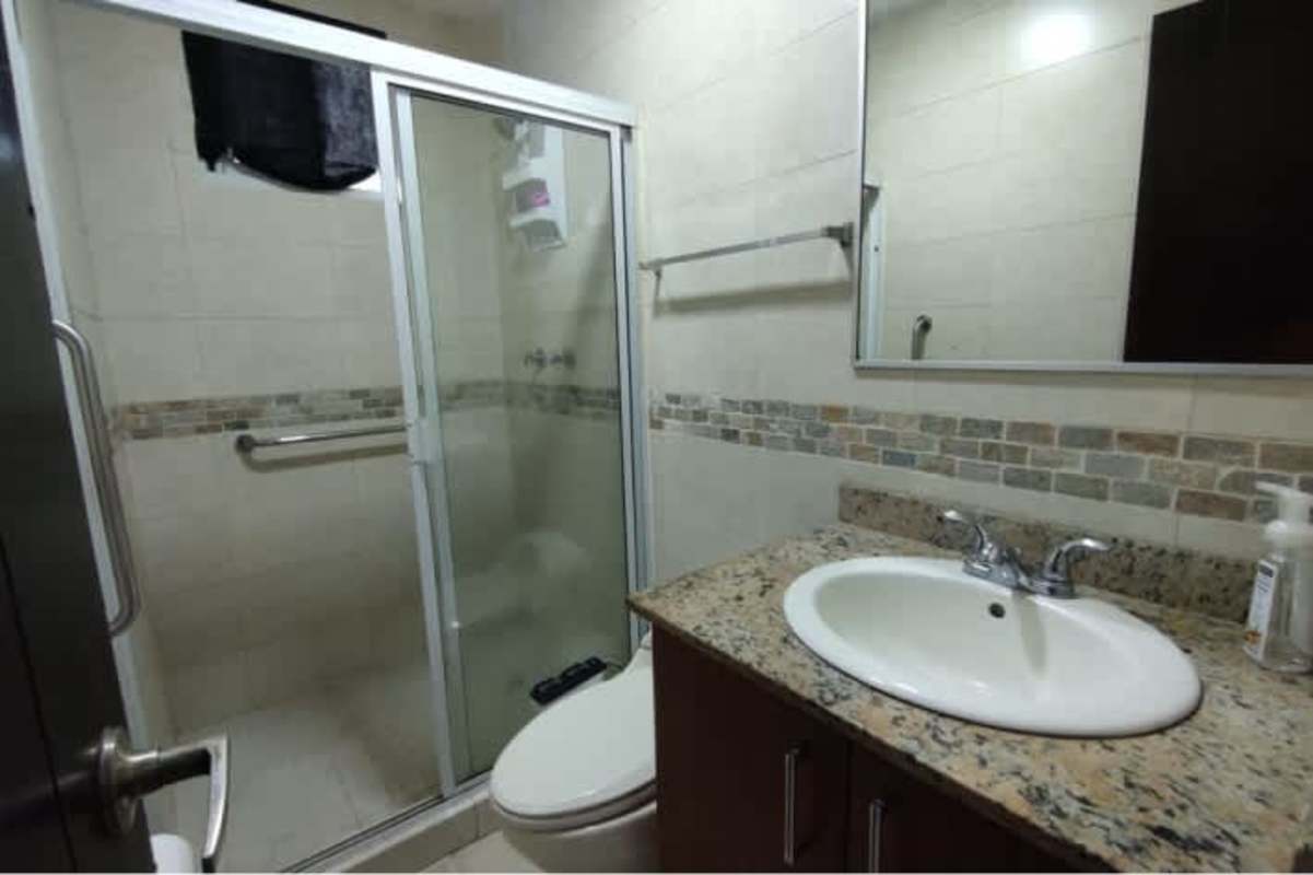 Fully equipped kitchen with granite countertops PH Coco del Mar Tower San Francisco Panama