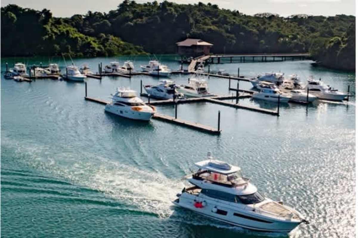 Luxury 3BR Beachfront Condo Club Residence Pearl Island