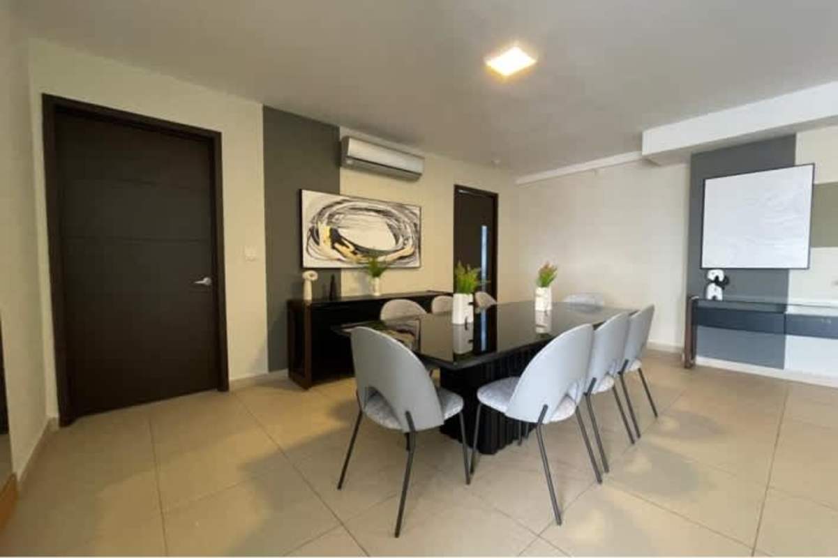 Furnished master bedroom with panoramic views, built-in closet, air conditioning PH Country Club Panama