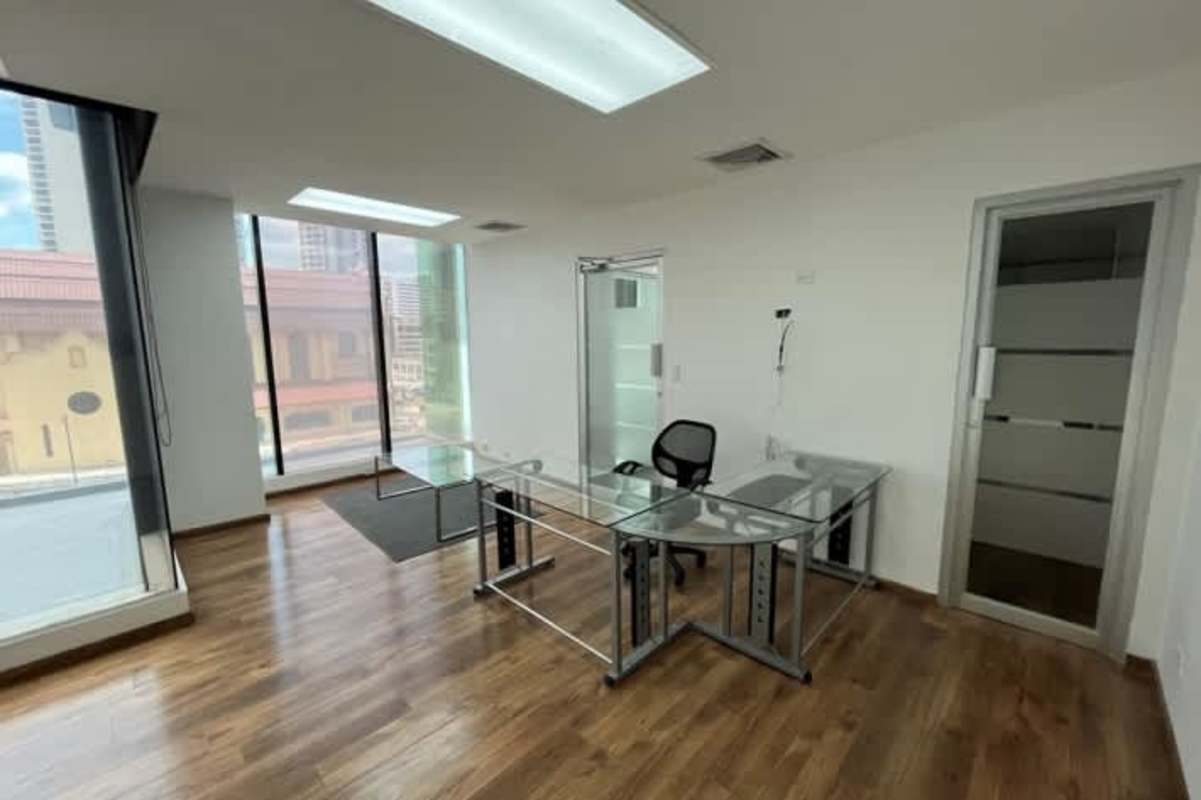 Meeting and waiting area with modern chairs PH Financial Center Obarrio Panama