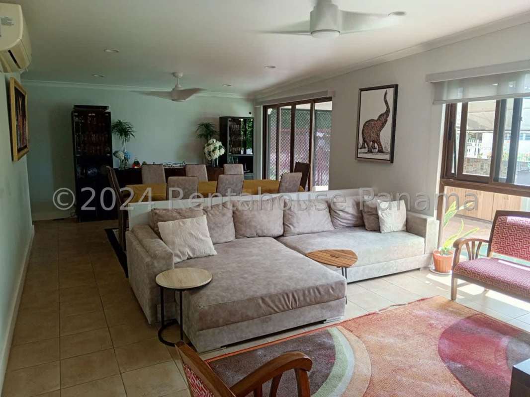 Spacious master bedroom with natural light and ensuite in Betania renovated house