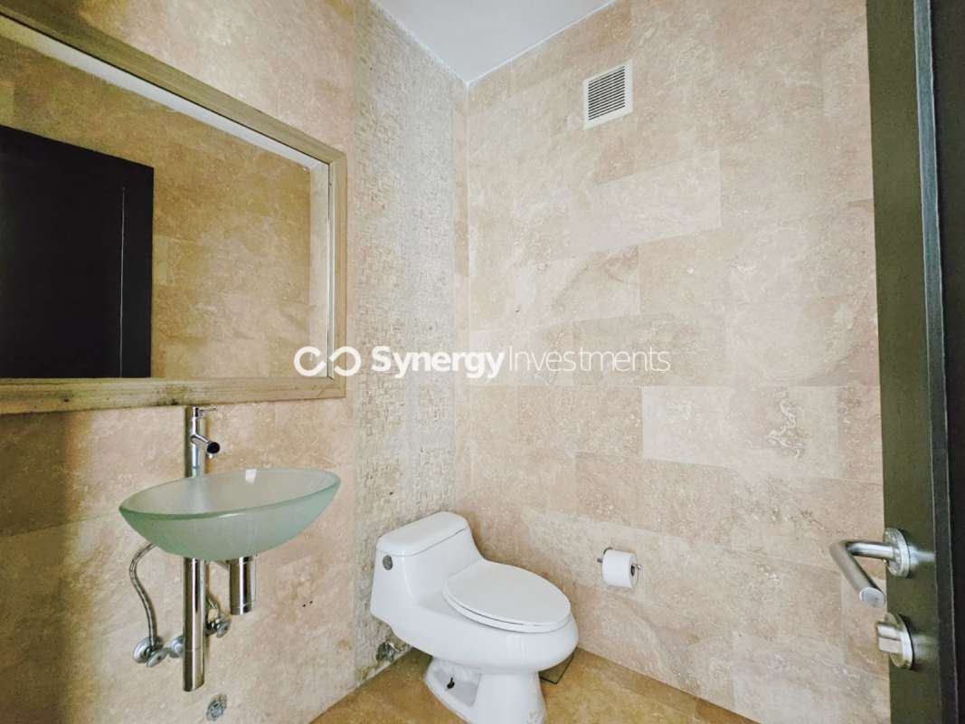 Balcony overlooking Pacific Ocean and Panama skyline in PH Q Tower Punta Pacifica