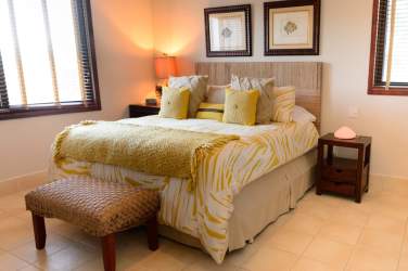 Secondary bedroom double bed bright windows Paseo de las Casas Panama