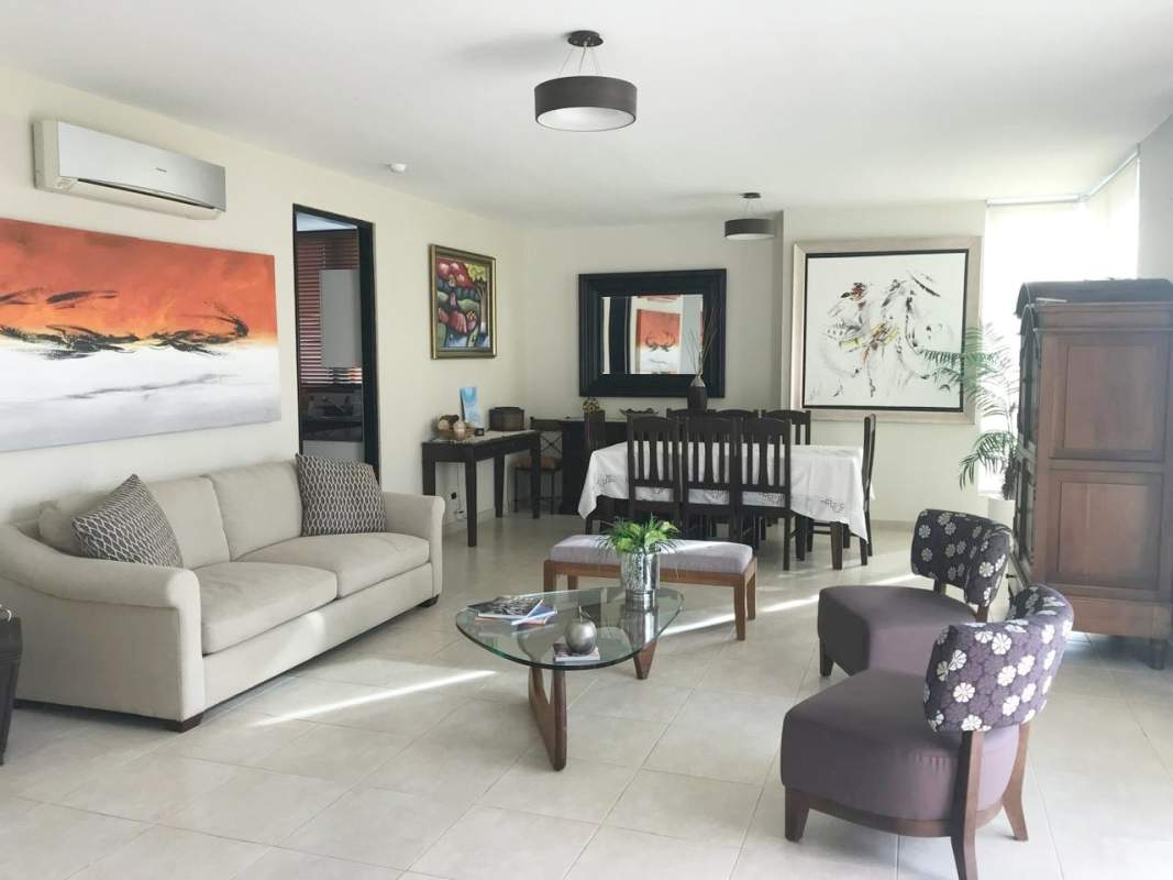 Closed kitchen with granite countertops and ample cabinet space at PH Alcalá Costa del Este