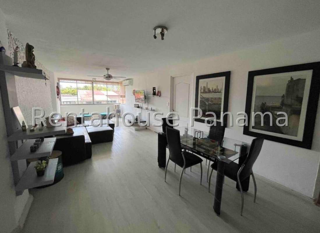 Large bedroom with closet, city view window in PH Miramar Punta Pacifica Panama.