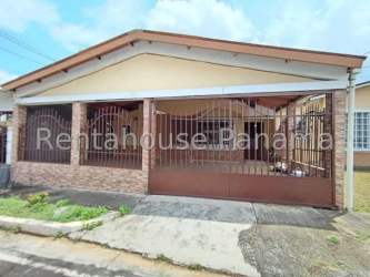 Spacious living dining area with natural light tiled floors in Villas de Montelimar La Chorrera