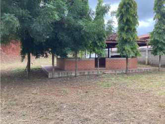 Covered rustic patio in lush lot Marejobo Chitré Panama for sale