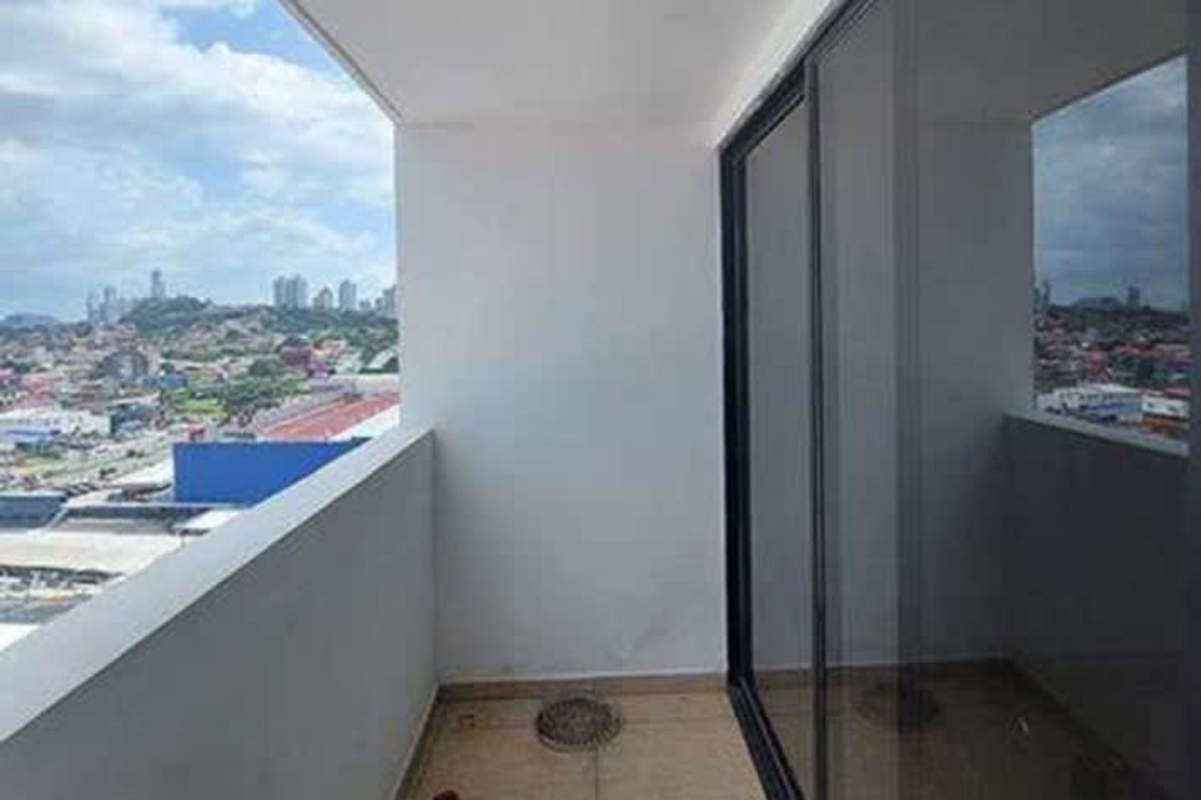 Modern lobby entrance with security at PH Condado Country Club Panama City