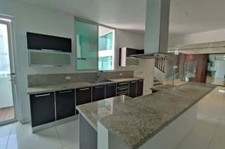 House for Sale in San Francisco - 4 bedrooms