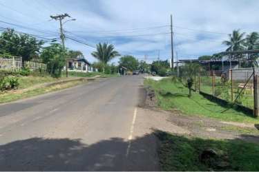 Large corner lot with existing commercial house in high growth Trapichito La Chorrera