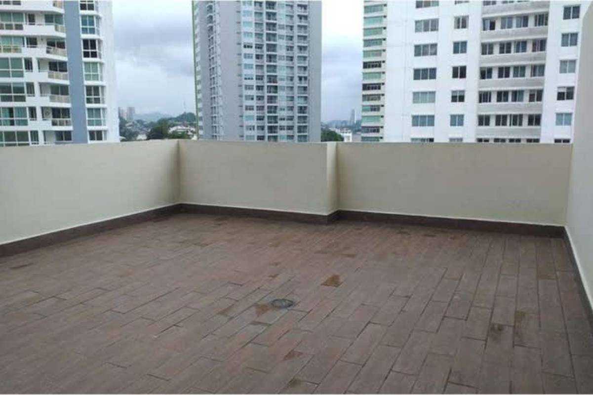 Outdoor swimming pool with lounge chairs at PH Nuevo Betania Betania Panama