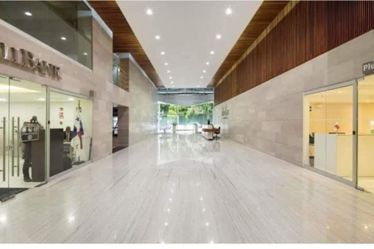 Executive corner office with panoramic windows in PH Hi Point Panama City Banking District