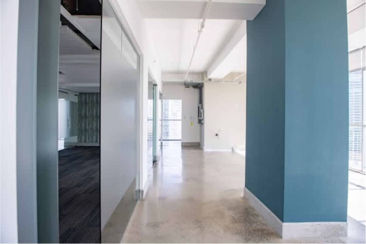 Spacious open commercial workspace with city views PH Hi Point Panama