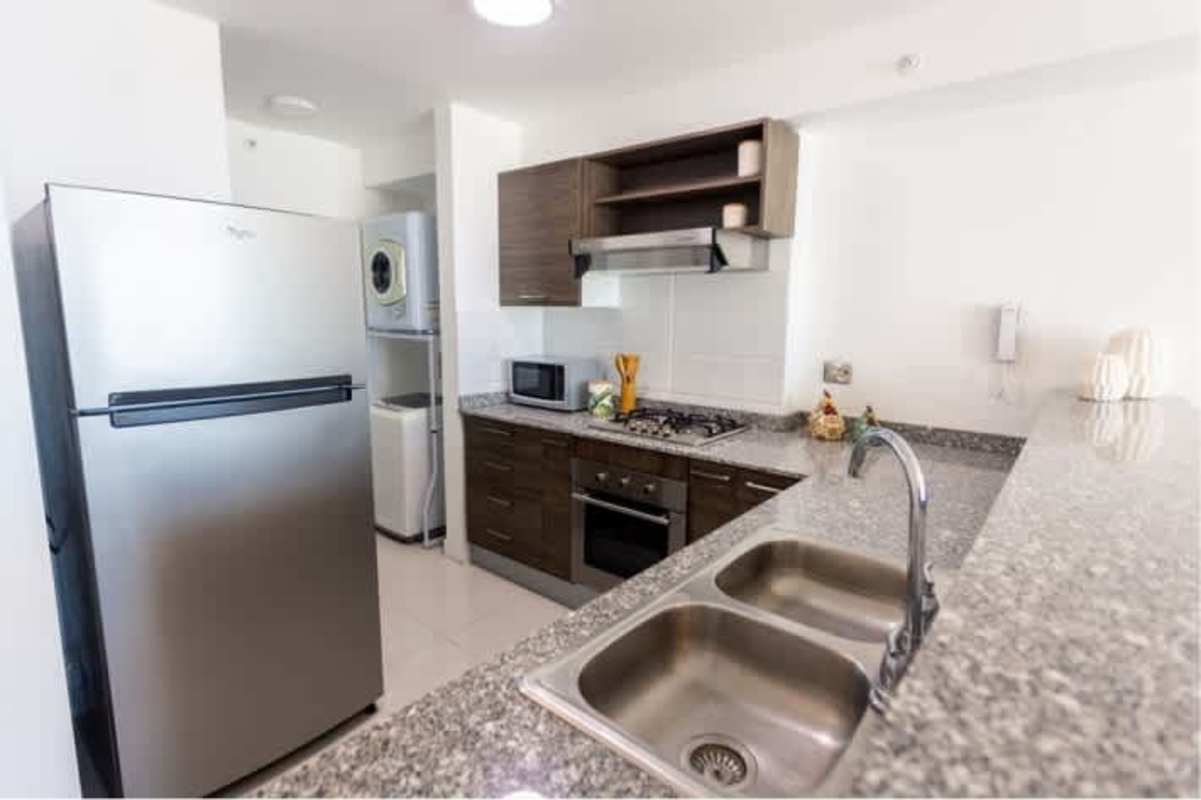 Bright secondary bedroom modern closet window PH Atrium Tower San Francisco Panama