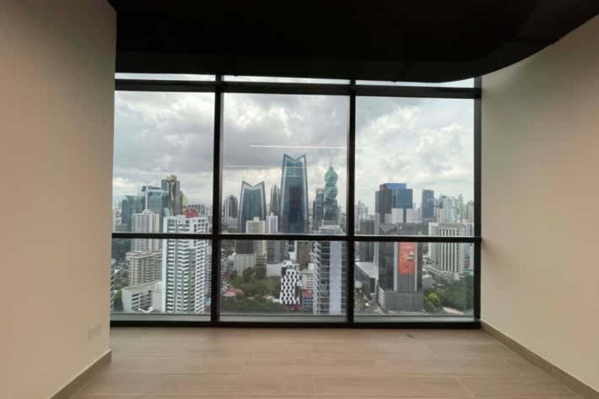Spacious empty office area with panoramic views in Tower Financial Center Panama City