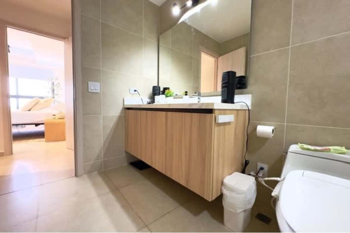 Bathroom with glass shower and contemporary vanity in PH Santa Maria Panama