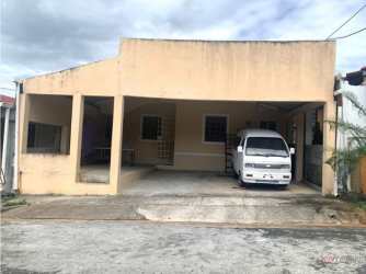 Bedroom with AC and blue curtains Valle Dorado La Chorrera Panama