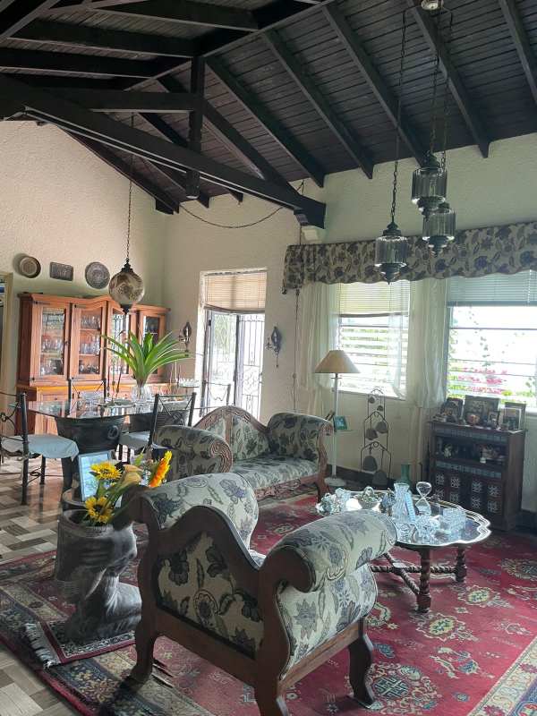 Large 4BR House with Panoramic Views & Big Garden Las Cumbres