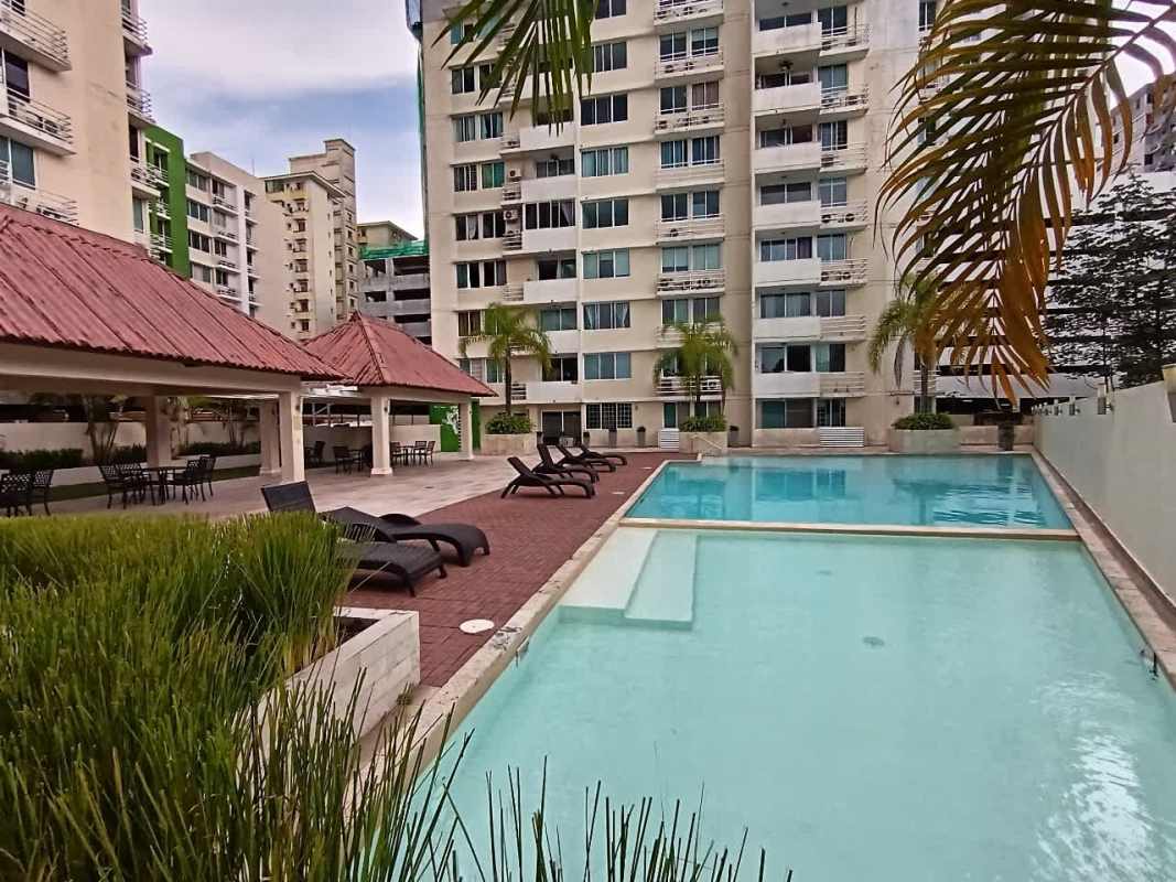Swimming pool with gazebo seating in Condado del Rey PH Condado Vista Panama