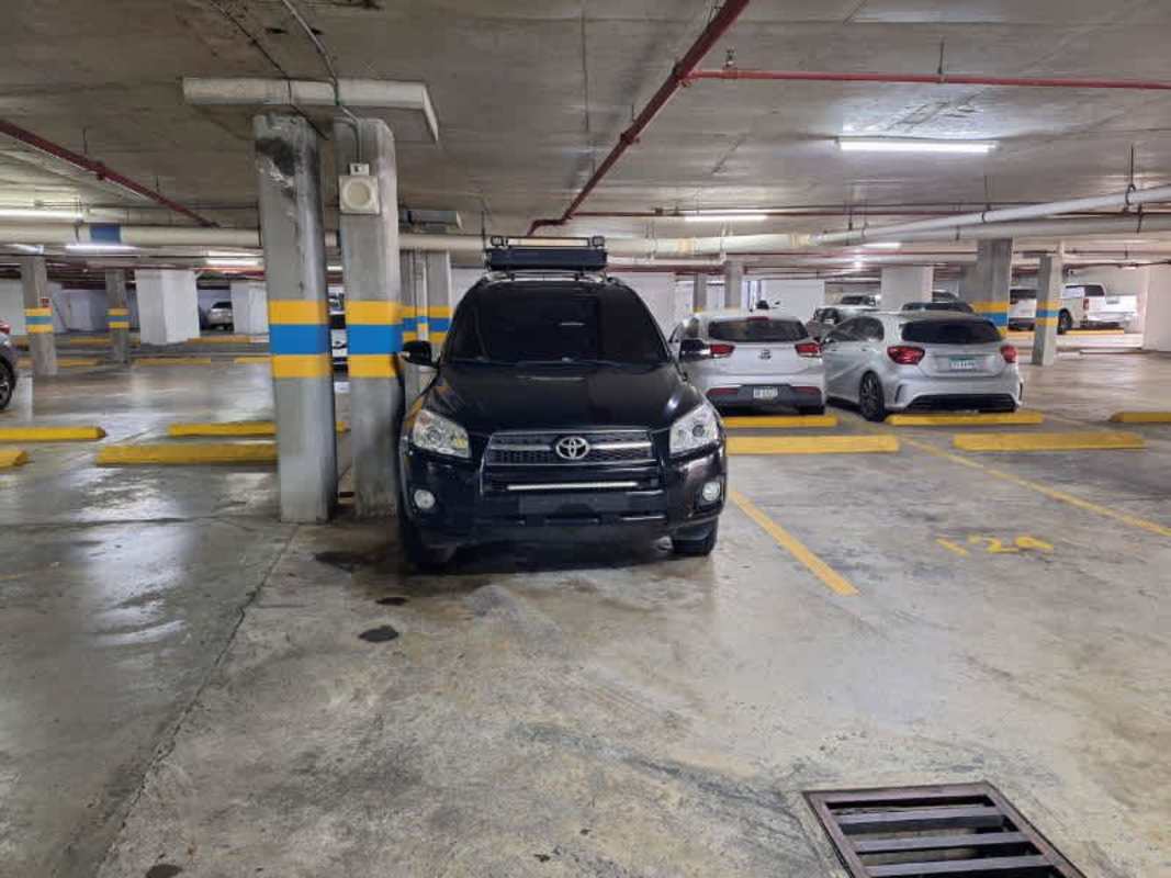 Outdoor swimming pool PH Alsacia Towers Amelia Denis de Icaza Panama