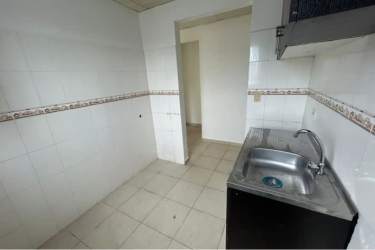 Simple living/dining room with ceramic tile floor El Edén Arraiján