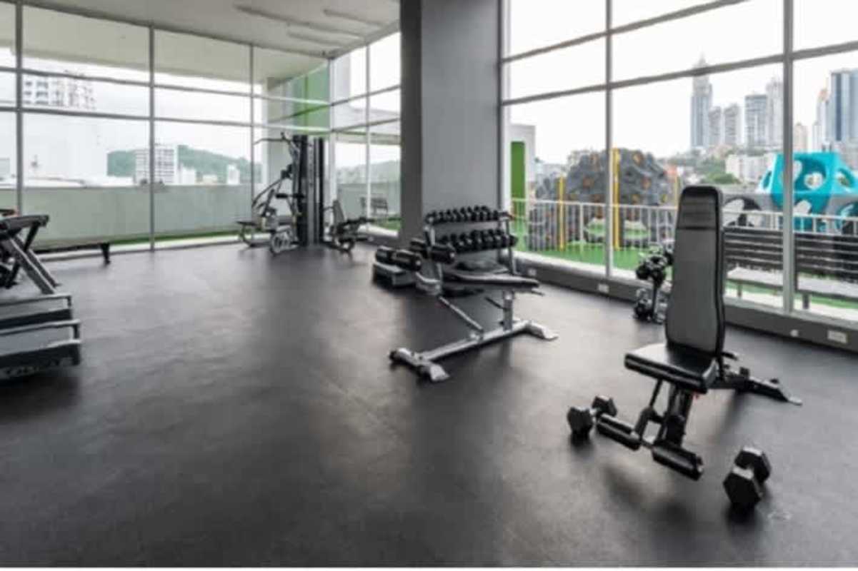 Infinity swimming pool with skyline views on rooftop of Edison Park Panama