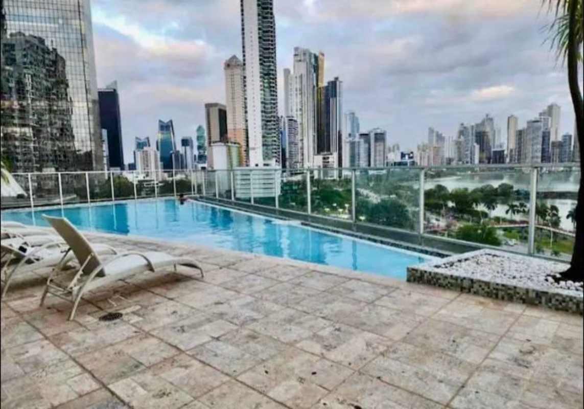 Rooftop infinity pool with panoramic skyline and ocean views at PH BICSA Financial Center Panama