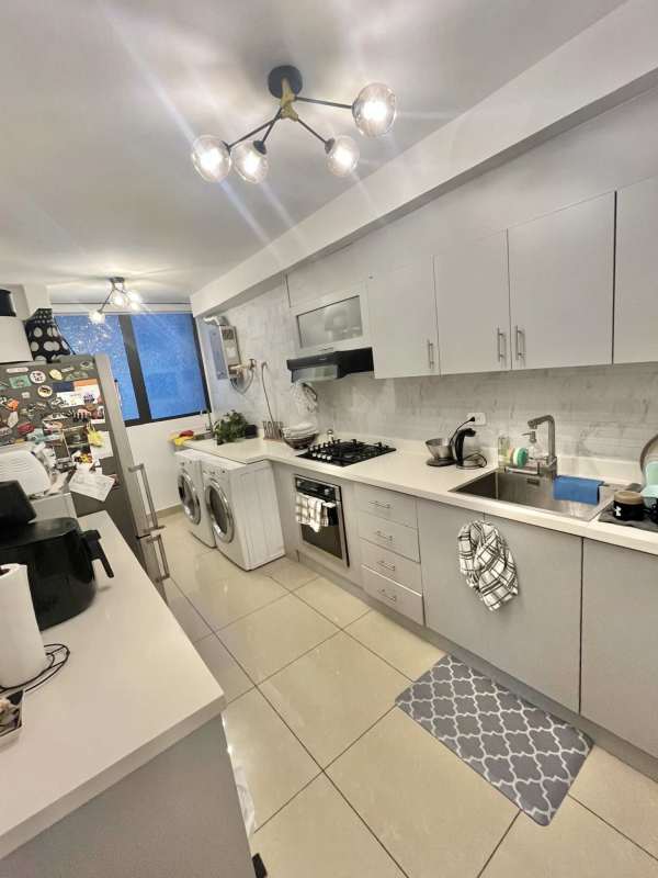 Balcony with ocean and skyline views at PH San Francisco Bay Tower 500