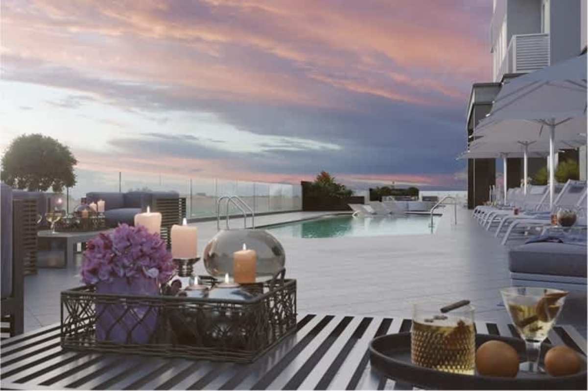 Rooftop infinity pool overlooking Santa María Golf & Panama skyline at Empire Residences