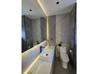 Apartment for Sale in San Francisco - 3 bedrooms