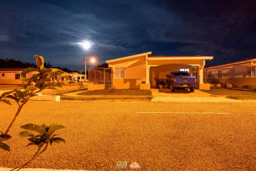 Bathroom with modern tiles and walk-in shower in Luna Tableña Las Tablas Panama