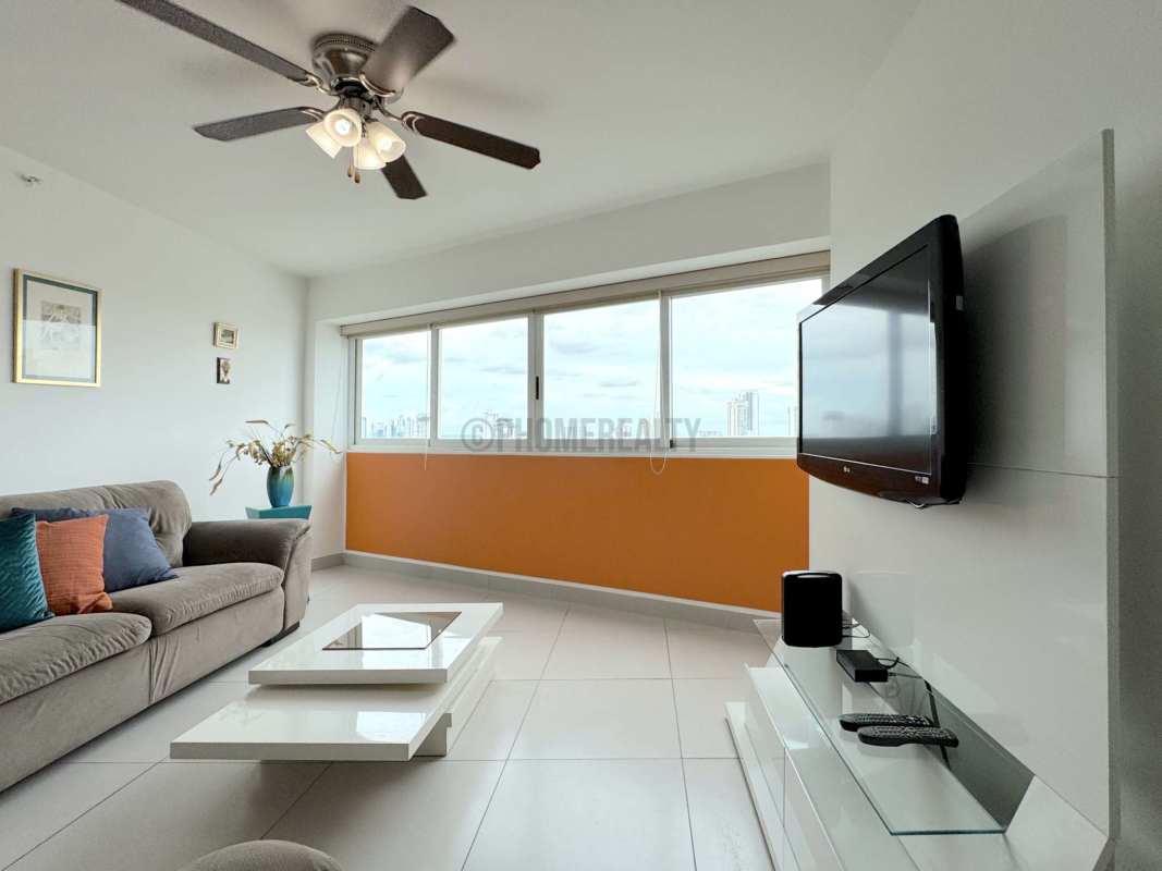 Bright secondary bedroom with panoramic window at PH San Francisco City Panama