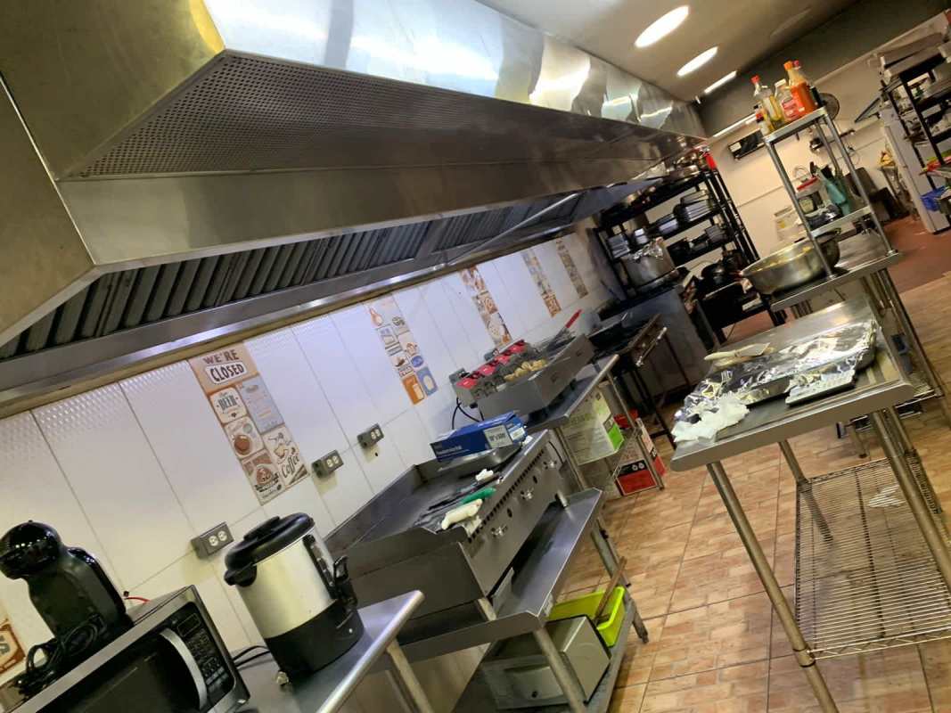 Commercial kitchen with refrigeration and prep racks El Dorado Panama