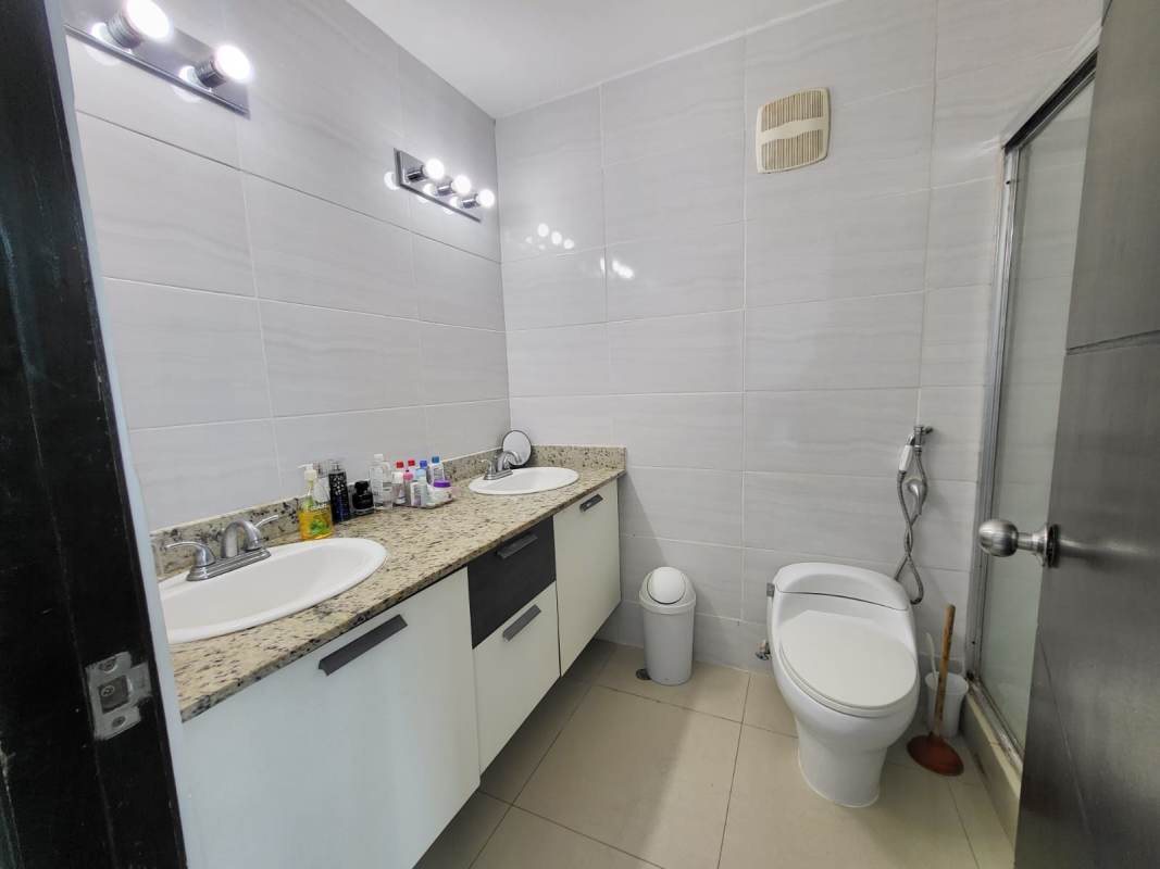 Fully equipped gym with cardio, weight machines PH Pine Hill Clayton Panama